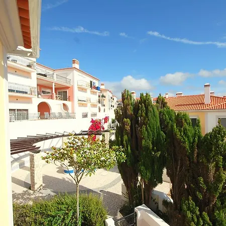 Charming Townhouse Praia D'el Rey Ferienhaus *
