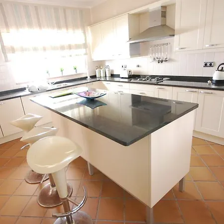 Charming Townhouse Praia D'el Rey * Óbidos